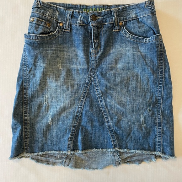 Hydraulic Distressed Raw Hem Denim Skirt Size 9/10 - Picture 1 of 6